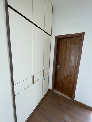 Room in 3 BHK Apartment at Unitech South City II, Sector 50 – for Sale