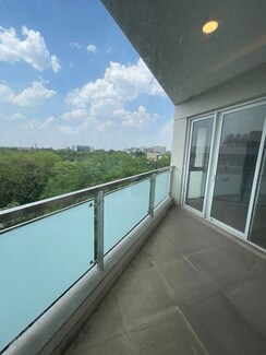 3 BHK + Prayer Room,Servant Room,Study Room,Extra Room,Basement,Store Room Apartment For Sale in Unitech South City II