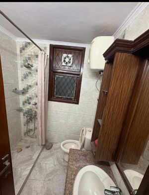 Furnished Amenities in 3 BHK Builder Floor at Kalkaji – for Rent