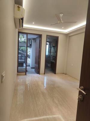 Room in 3 BHK Builder Floor at Greater Kailash I – for Rent
