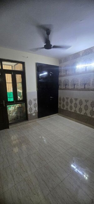 Room in 3 BHK Builder Floor at TDI Tuscan city, Gt Karnal Road – for Rent