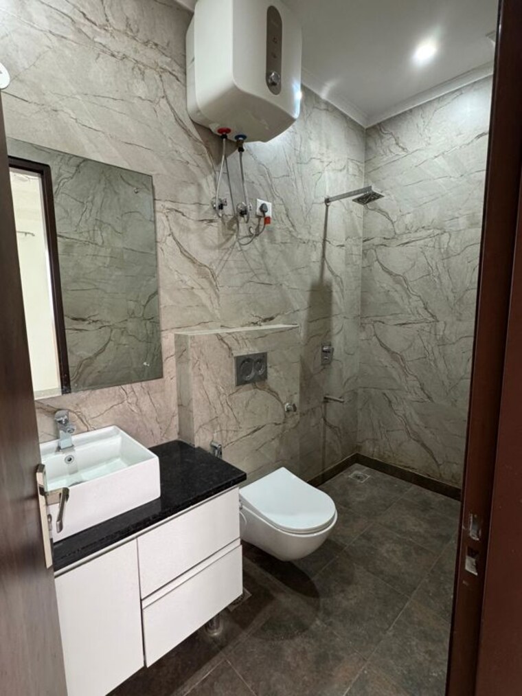 Bathroom, sector 23 2 Bedroom 1430 Sq.Ft. Independent House In Sector 23 Gurgaon 10582329