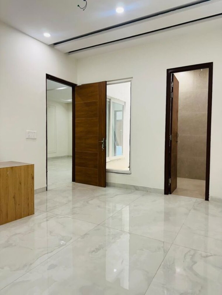 Room, ambala highway 3 Bedroom 2100 Sq.Ft. Apartment In Ambala Highway Zirakpur 10582328