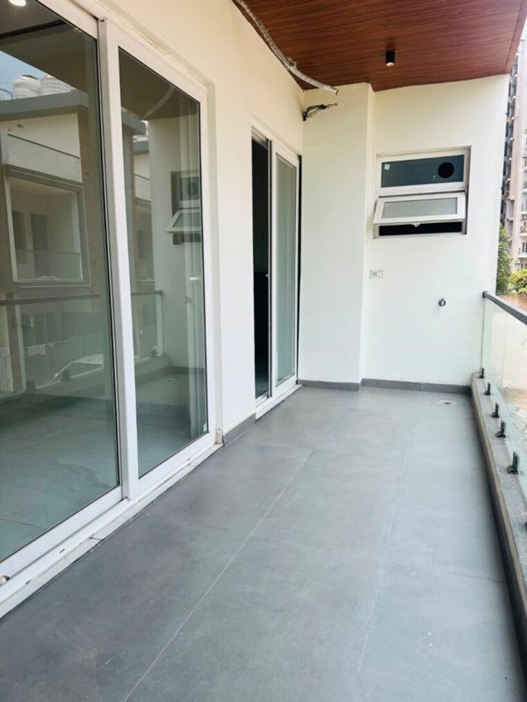 Balcony, ambala highway 3 Bedroom 2100 Sq.Ft. Apartment In Ambala Highway Zirakpur 10582328