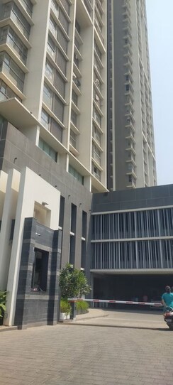 2 BHK Apartment For Rent in Kalpataru Paramount