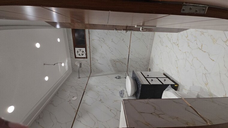 Bathroom, green fields colony 3 Bedroom 1800 Sq.Ft. Builder Floor In Green Fields Colony Faridabad 10577528