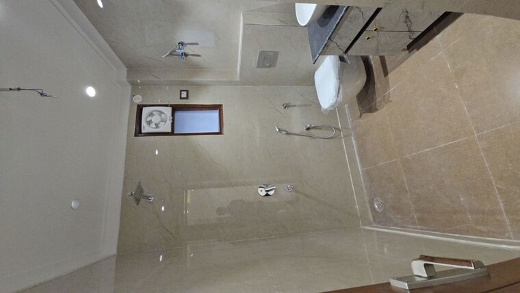Bathroom, green fields colony 3 Bedroom 1800 Sq.Ft. Builder Floor In Green Fields Colony Faridabad 10577528