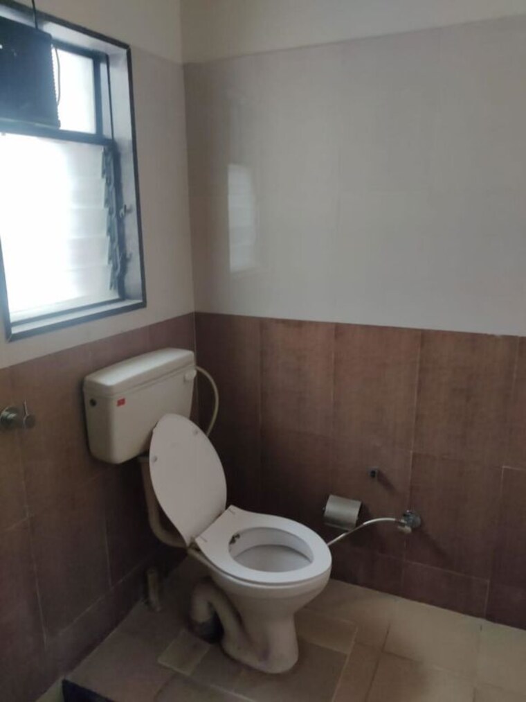 Bathroom, aundh 2 Bedroom 1000 Sq.Ft. Apartment In Aundh Pune 10582341