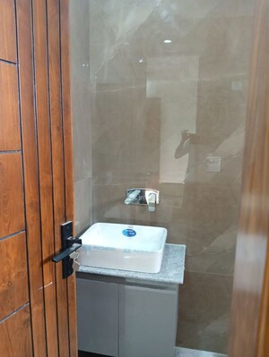 Bathroom in 1 RK Independent House at Sector 21 – for Rent