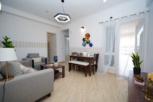 Team Area in 2.5 BHK Apartment at Gaur City 7th Avenue, Sector 4 Greater Noida – for Sale