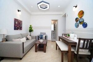 Team Area in 2.5 BHK Apartment at Gaur City 7th Avenue, Sector 4 Greater Noida – for Sale
