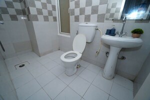 Bathroom in 2.5 BHK Apartment at Gaur City 7th Avenue, Sector 4 Greater Noida – for Sale