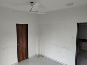 Room in 1 BHK Apartment at Kurla East – for Rent