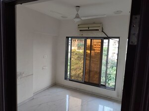 Room in 1 BHK Apartment at Kurla East – for Rent