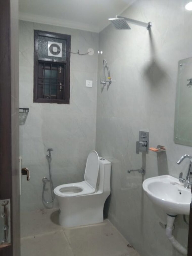Bathroom, mehrauli  400 Sq.Ft. Builder Floor In Mehrauli Delhi 10582368