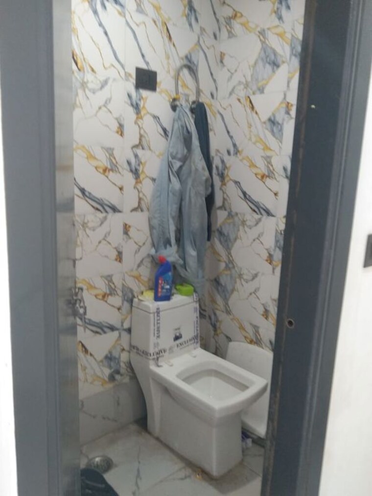 Bathroom, mehrauli 1 Bedroom 350 Sq.Ft. Builder Floor In Mehrauli Delhi 10582401
