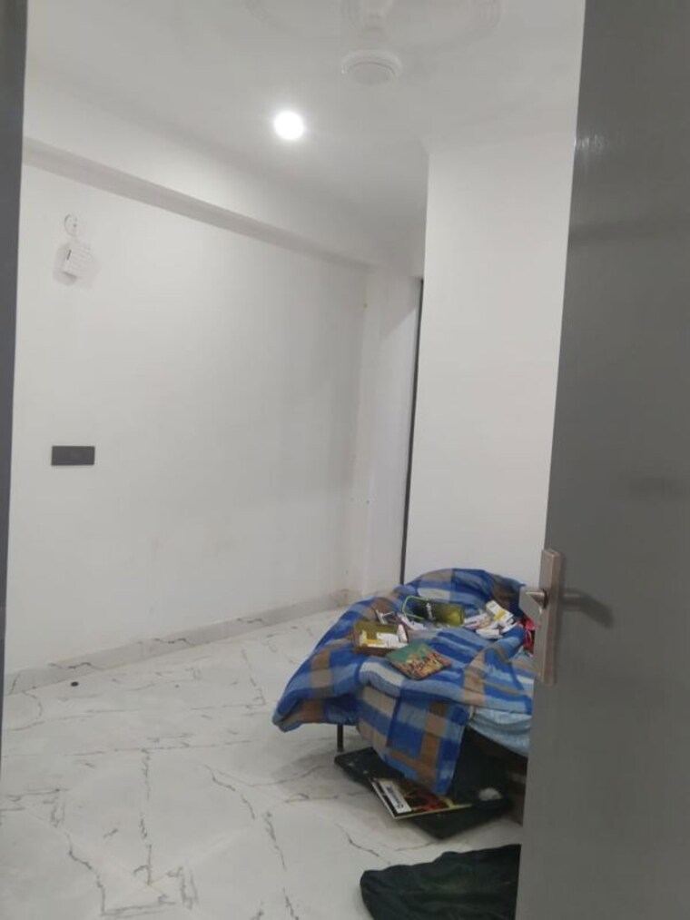 Parking, mehrauli 1 Bedroom 350 Sq.Ft. Builder Floor In Mehrauli Delhi 10582401