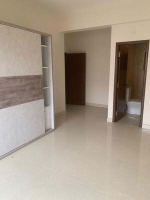 Room in 2 BHK Builder Floor at Elegant Exotica, Benson Town – for Rent