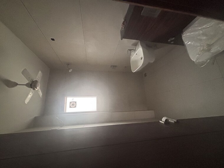 Bathroom, sector 56 2 Bedroom 200 Sq.Yd. Builder Floor In Sector 56 Chandigarh 10582420