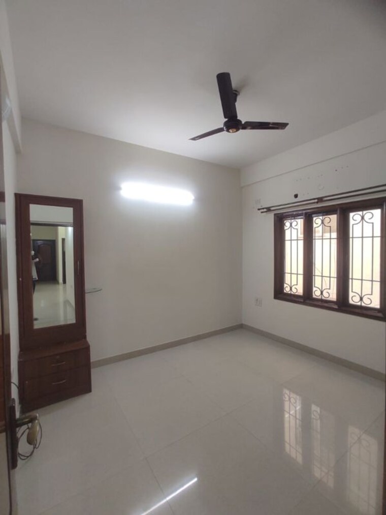 Room, coles-corner 3 Bedroom 1500 Sq.Ft. Builder Floor In Frazer Town Bangalore 10302889
