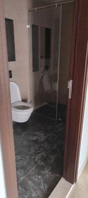 Bathroom in 4 BHK Apartment at Lokhandwala Minerva Mahalaxmi, Mahalaxmi – for Rent
