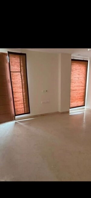 Room in 3 BHK Builder Floor at Nehru Enclave – for Rent