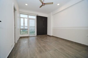 Room in 2.5 BHK Apartment at Gaur City 4th Avenue, Sector 4 Greater Noida – for Sale