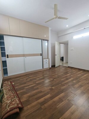 Room in 3 BHK Apartment at Omaxe Hazratganj Residency, Gomti Nagar – for Rent