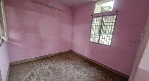 Room in 3 BHK Apartment at Dilshad Garden – for Sale