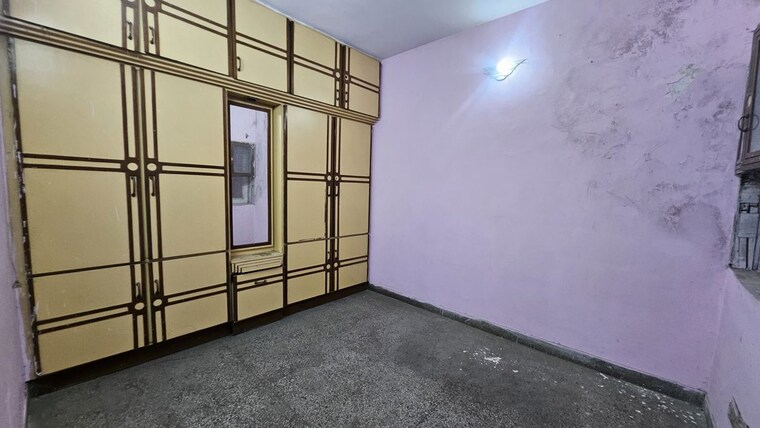 Room, dilshad garden 3 Bedroom 900 Sq.Ft. Apartment In Dilshad Garden Delhi 10582463