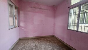 Room in 3 BHK Apartment at Dilshad Garden – for Sale