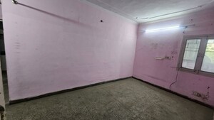 Room in 3 BHK Apartment at Dilshad Garden – for Sale