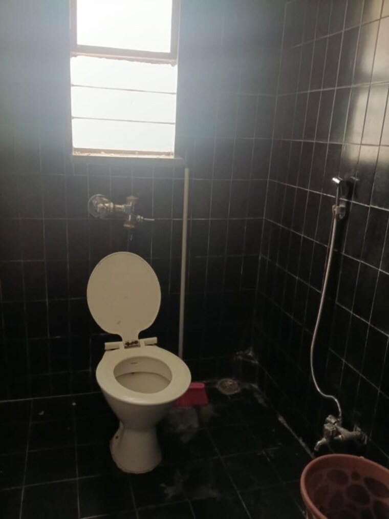 Bathroom, shri-senapati-bapat-chs 2 Bedroom 600 Sq.Ft. Apartment In Senapati Bapat Road Pune 10582479