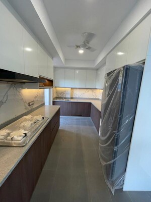 Kitchen in 2.5 BHK Builder Floor at Unitech South City II, Sector 50 – for Sale