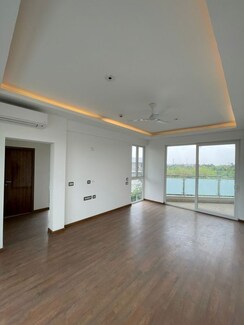 2.5 BHK + Prayer Room,Servant Room,Study Room Builder Floor For Sale in Unitech South City II