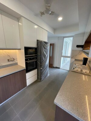 Kitchen in 2.5 BHK Builder Floor at Unitech South City II, Sector 50 – for Sale