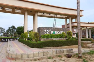  Plot For Sale in Gaur Yamuna City 32nd Park View, Gaur Yamuna City
