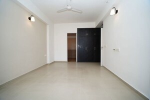 Room in 2.5 BHK Apartment at Sam Palm Olympia, Sector 16c Greater Noida – for Sale