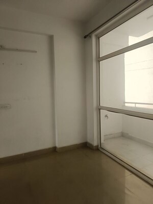 Room in 3 BHK Apartment at AVS Orchard, Sector 77 – for Rent