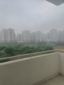 3 BHK + Servant Room Apartment For Rent in AVS Orchard