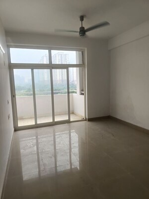 Room in 3 BHK Apartment at AVS Orchard, Sector 77 – for Rent