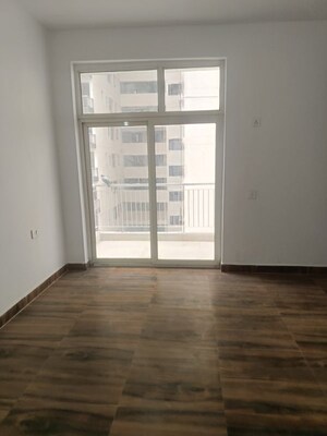 Room in 3 BHK Apartment at AVS Orchard, Sector 77 – for Rent
