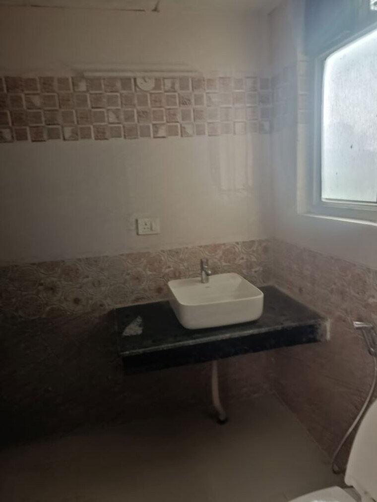 Bathroom, avs-orchard 3 Bedroom 1810 Sq.Ft. Apartment In Sector 77 Noida 10582531