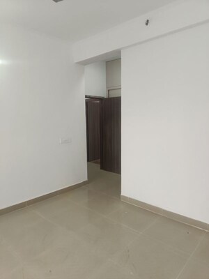 Room in 3 BHK Apartment at AVS Orchard, Sector 77 – for Rent