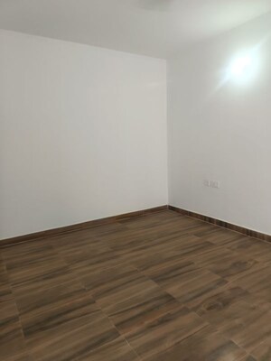 Room in 3 BHK Apartment at AVS Orchard, Sector 77 – for Rent