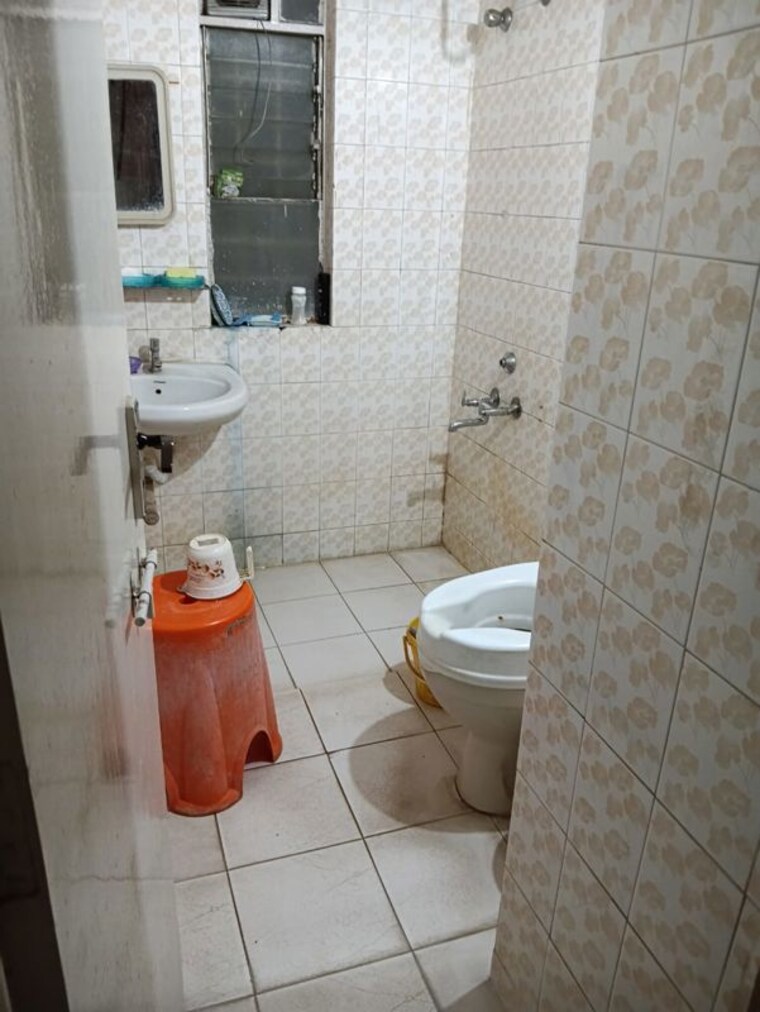 Bathroom, gulmohar-park-aundh 2 Bedroom 1000 Sq.Ft. Apartment In Aundh Pune 10582538
