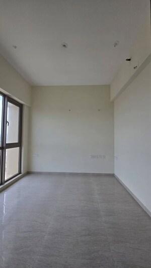 Room in 2 BHK Apartment at Sheth Auris Serenity Tower 3, Malad West – for Rent