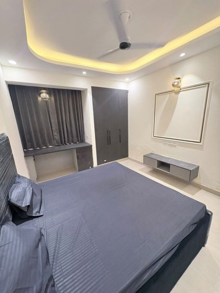Room, noida central 3 Bedroom 1375 Sq.Ft. Apartment In Noida Central Noida 10582559