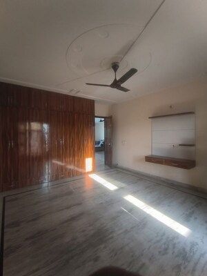 Parking in 3 BHK Villa at Aerocity – for Rent