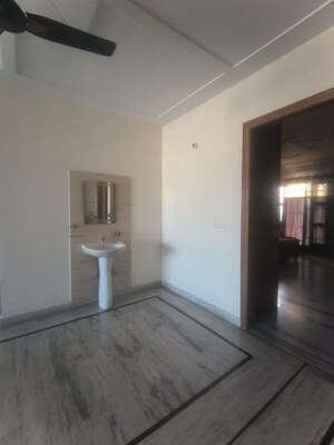 Room in 3 BHK Villa at Aerocity – for Rent